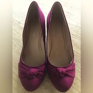 CL BY LAUNDRY SUEDE WINE COLORED SIZE 10